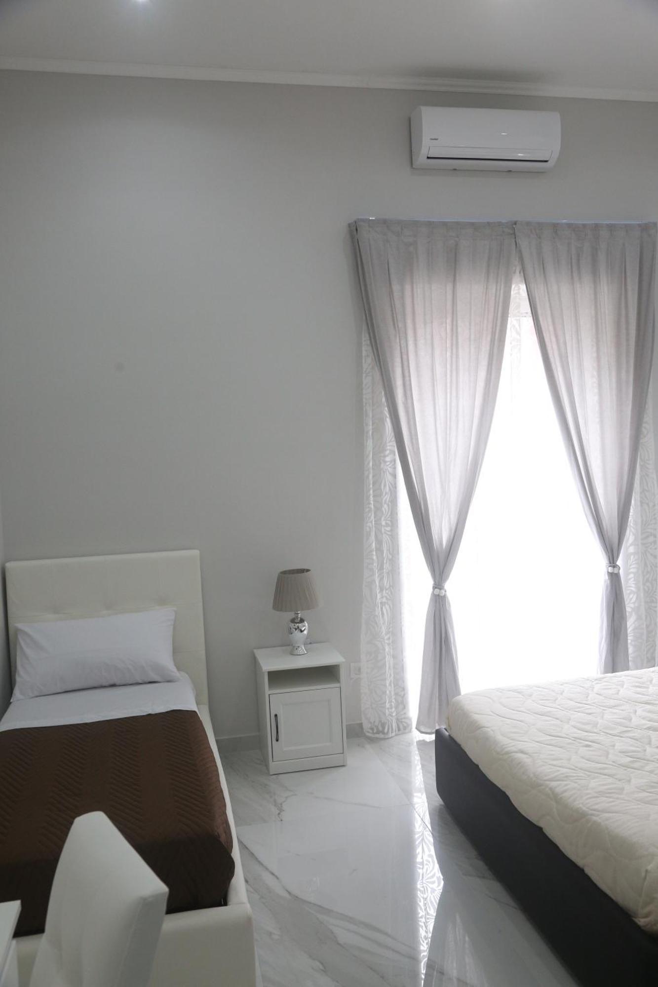 Opera Home Napoli ภายนอก รูปภาพ